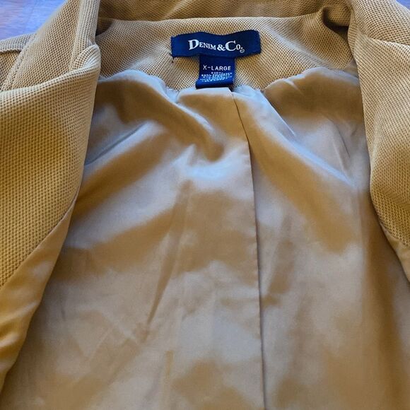 Fully Lined Button Down Jacket - Picture 7 of 8